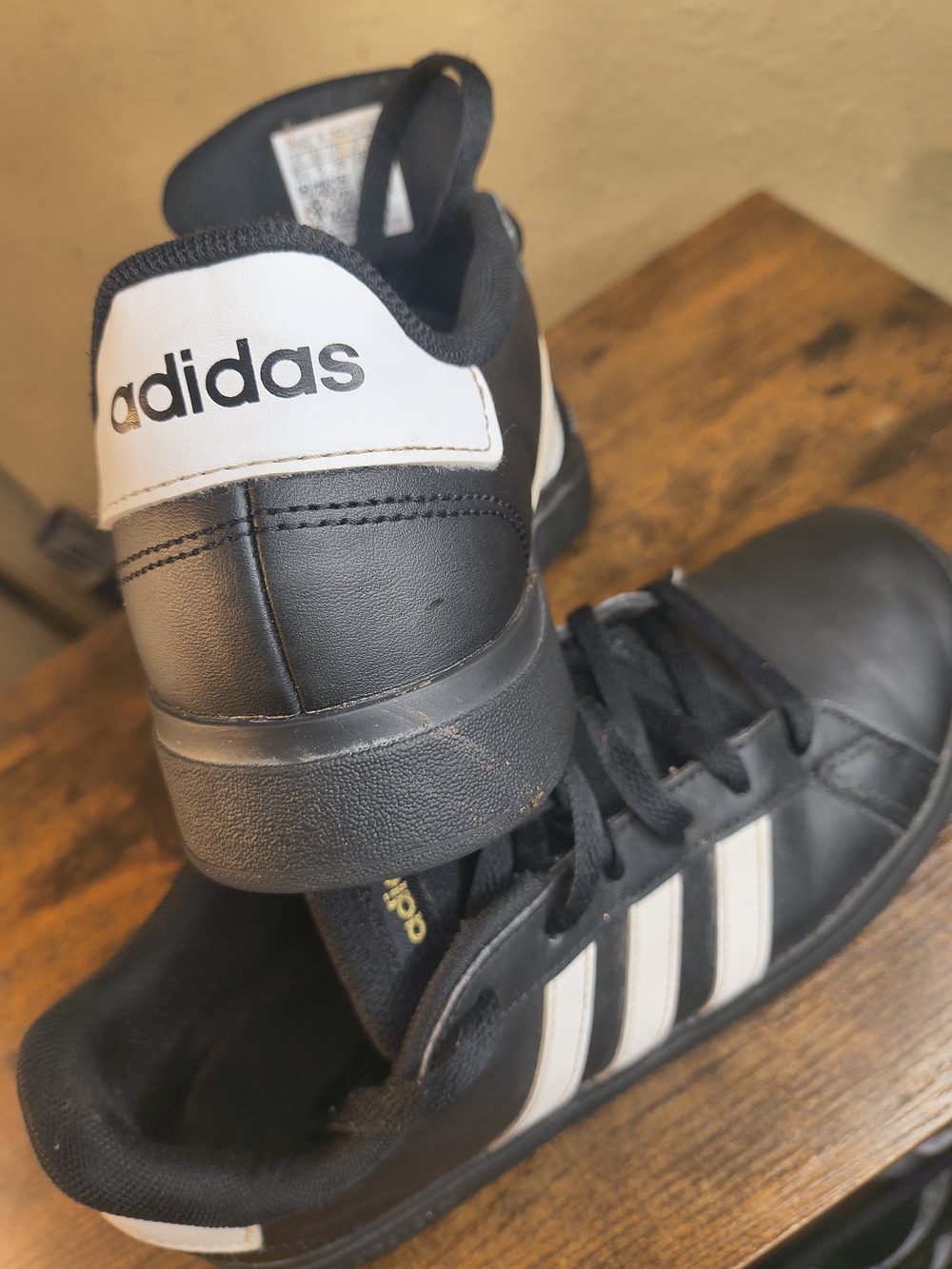 Adidas Grand Court 2.0 classic black with iconic white stripes